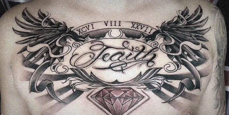 信仰花胸纹身图片_胸部花体字纹身图案