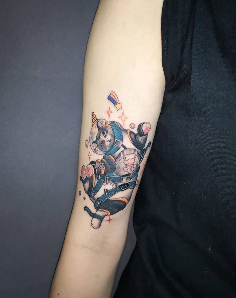 太空猫纹身图片_手臂新传统纹身图案