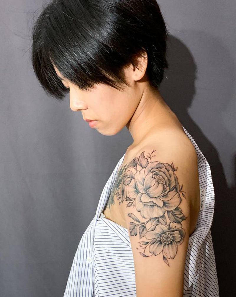 素花纹身图片_肩部纹身图案