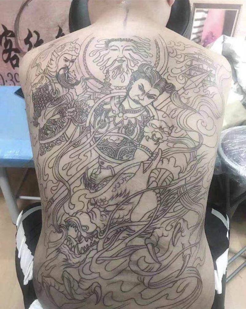 满背纹身图片_背部纹身图案