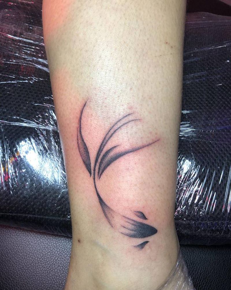 小鱼儿纹身图片_脚部纹身图案