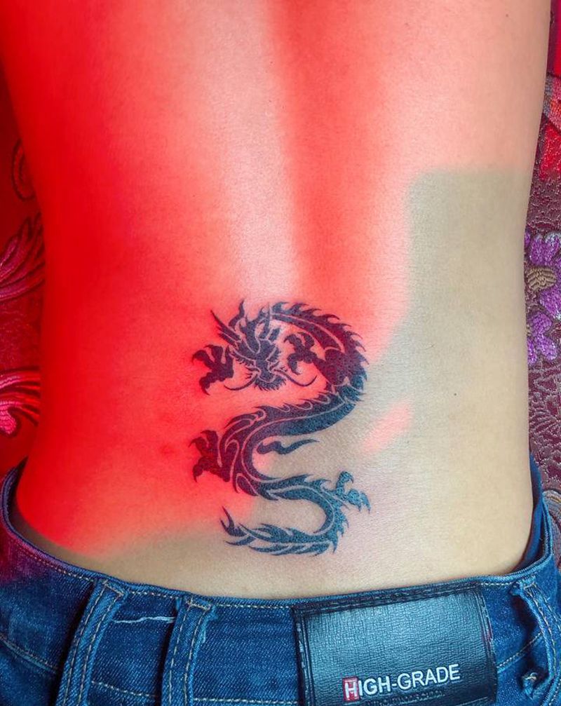 小图腾纹身图片_腰部纹身图案