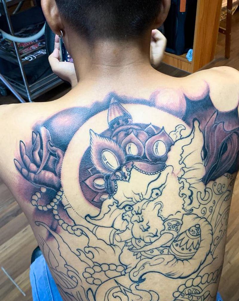 满背漫长的过程纹身图片_背部新传统纹身图案