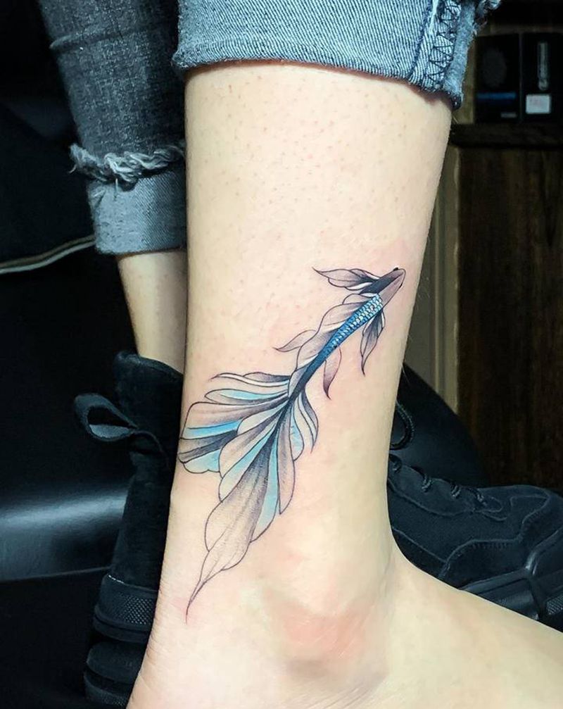 小金鱼纹身图片_脚部纹身图案