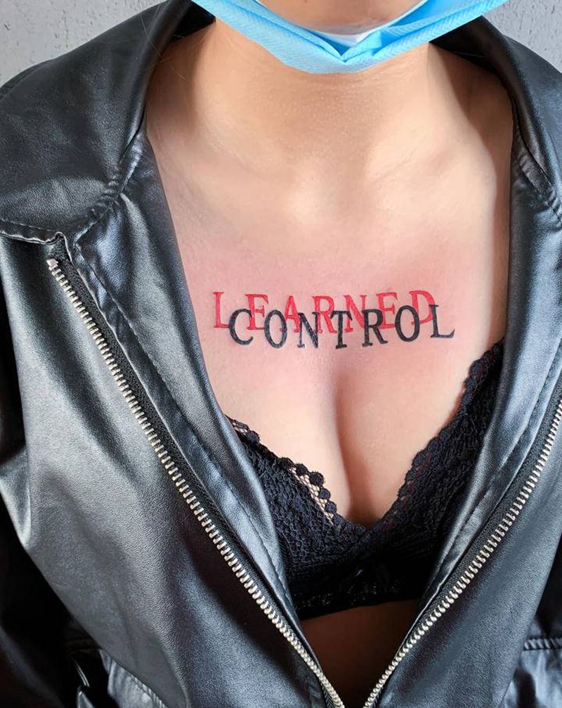 英文纹身图片_胸部纹身图案