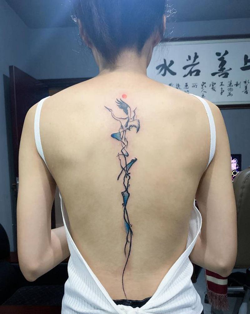 脊柱纹身图片_背部纹身图案