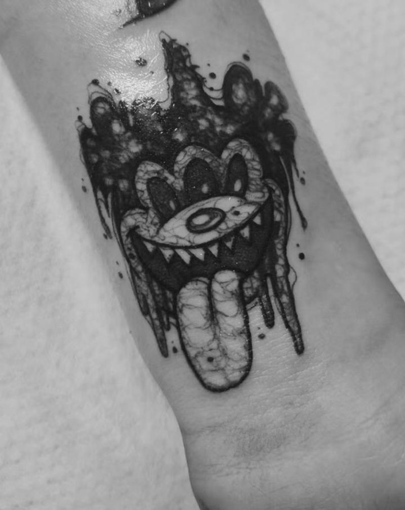 克苏鲁米老鼠纹身图片_手部暗黑纹身图案