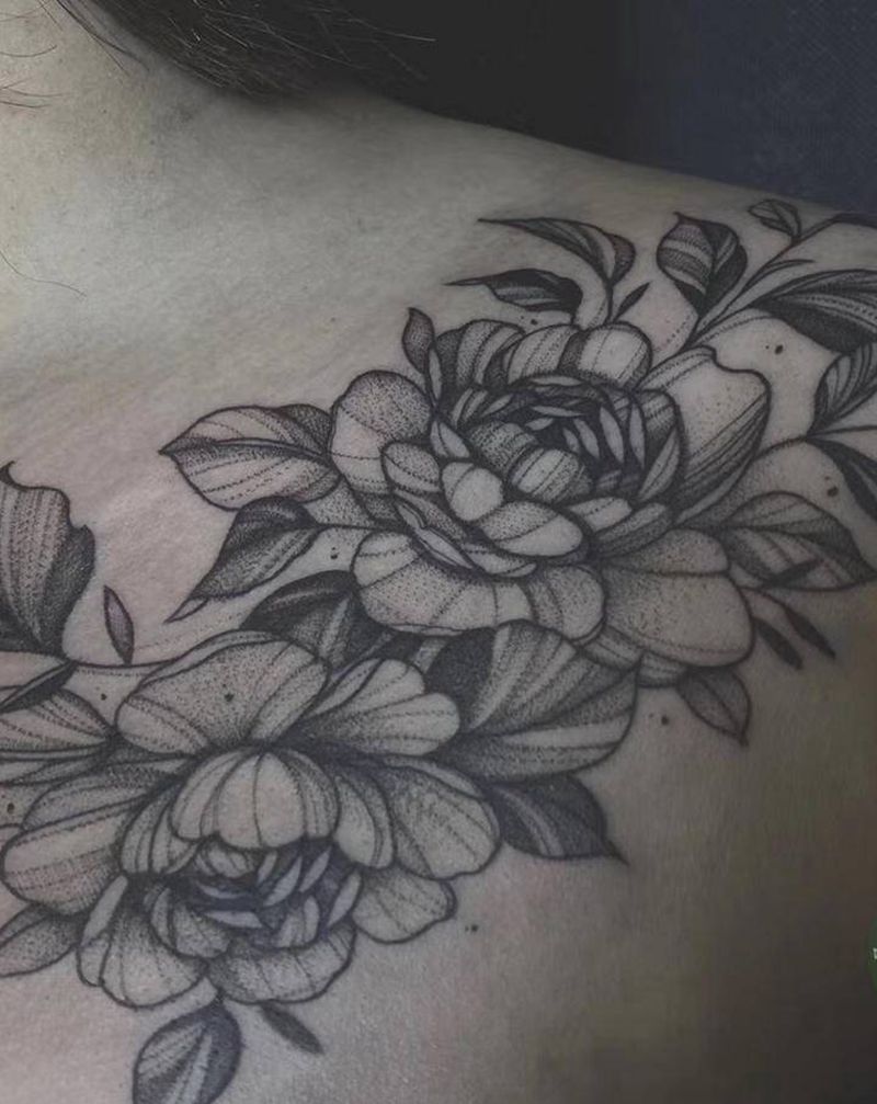 素花纹身图片_肩部纹身图案