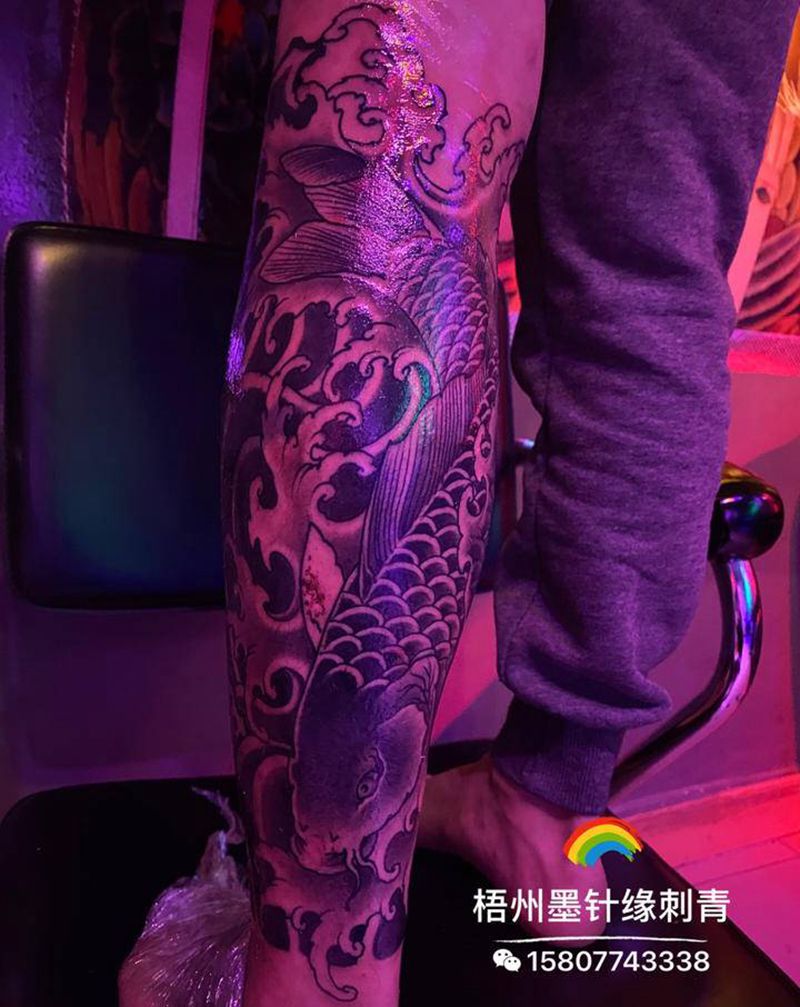 鲤鱼盖中盖纹身图片_腿部纹身图案