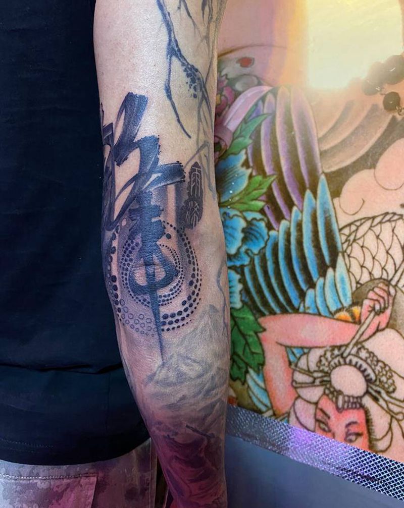 锋字体纹身图片_手部水墨纹身图案