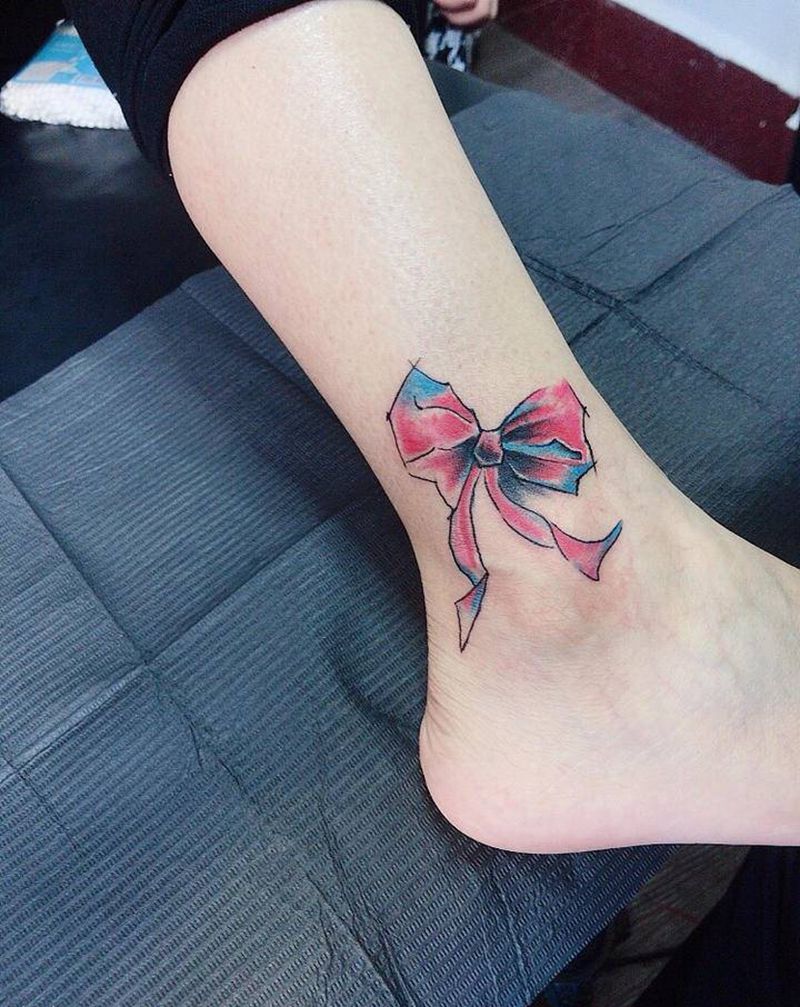 蝴蝶结纹身图片_脚部腿部水墨水彩纹身图案