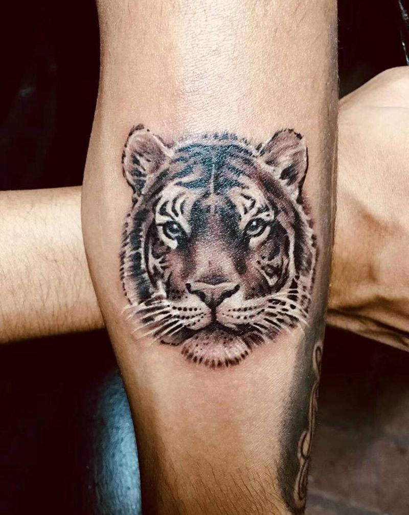 虎头mini纹身图片_手臂纹身图案