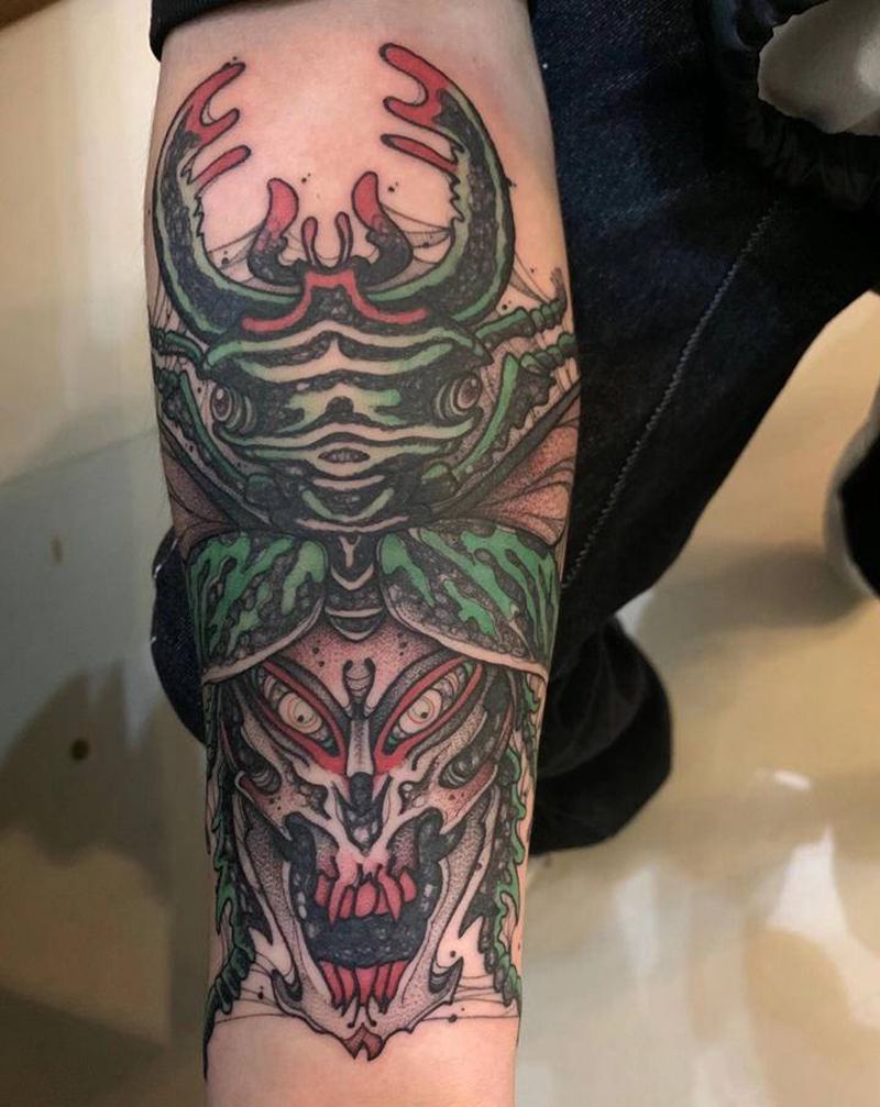 西瓜绿甲虫纹身图片_手部纹身图案