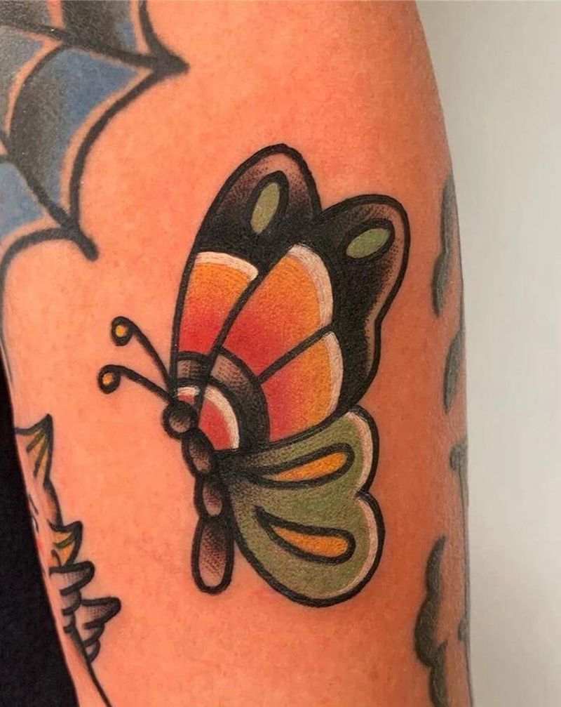 蝴蝶纹身图片_手部Old School纹身图案