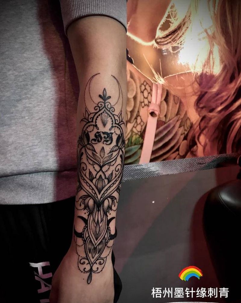 梵花纹身图片_手部纹身图案