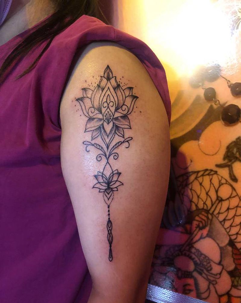 梵花纹身图片_手部纹身图案