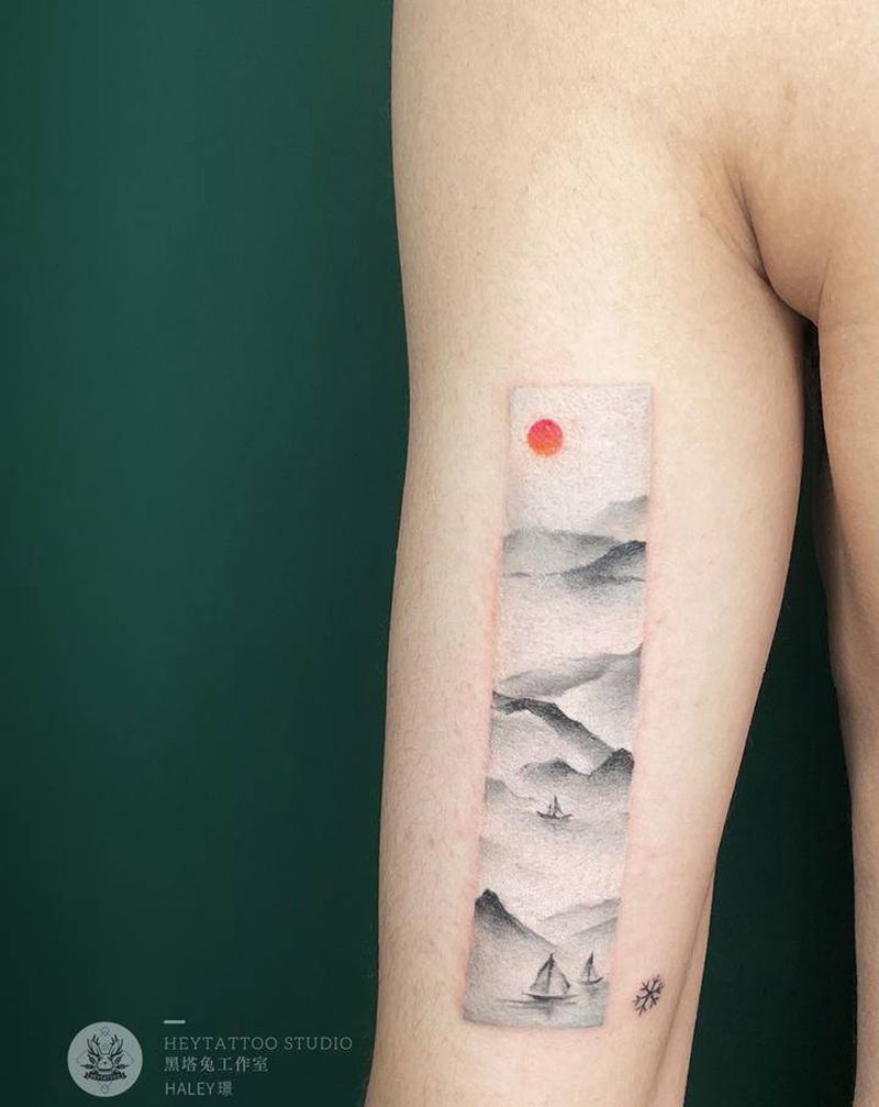 轻舟已过万重山纹身图片_手臂水墨纹身图案