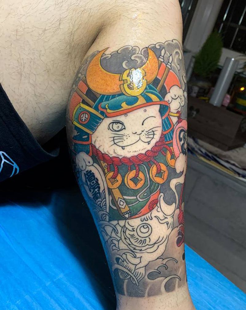 招财猫纹身图片_腿部老传统纹身图案