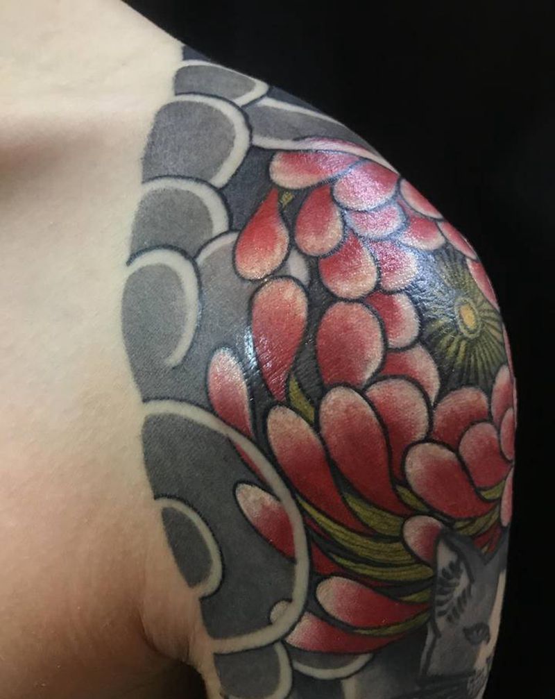 菊花纹身图片_肩部手臂纹身图案