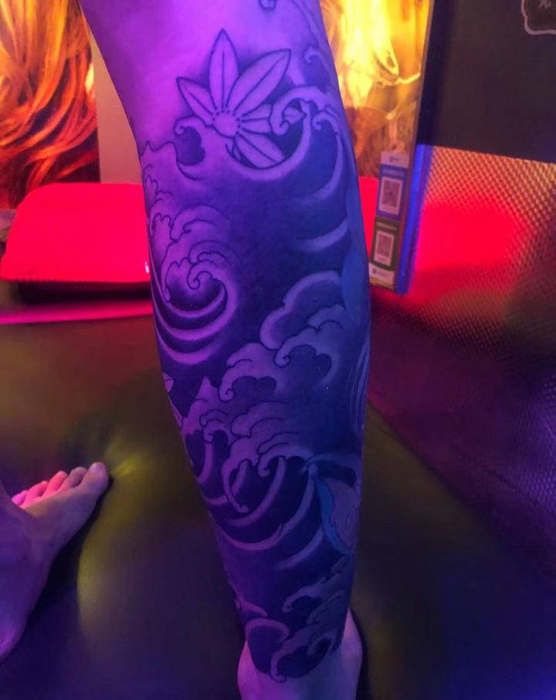 包小腿，鲤鱼不是本店做的纹身图片_腿部纹身图案