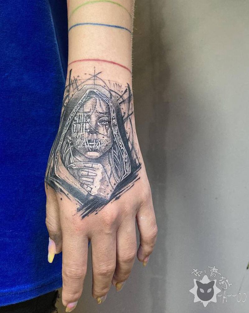 修女纹身图片_手部点刺暗黑修女手背纹身图案