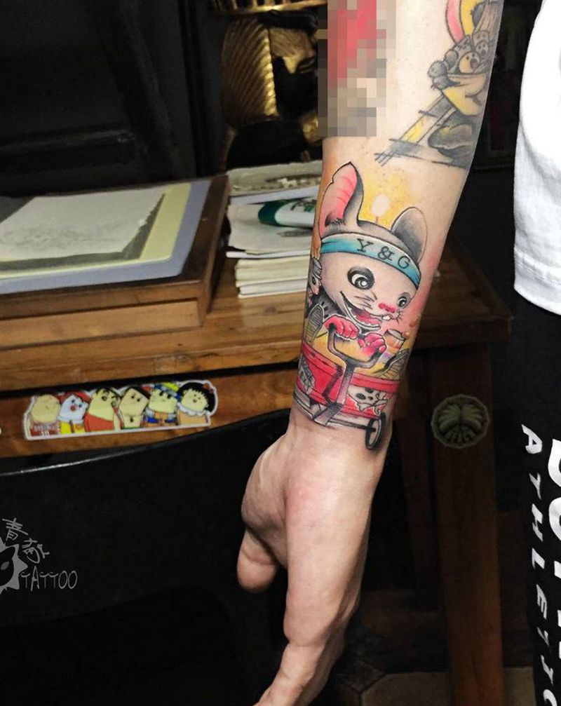 小老鼠纹身图片_手部手臂新传统New School小老鼠纹身图案