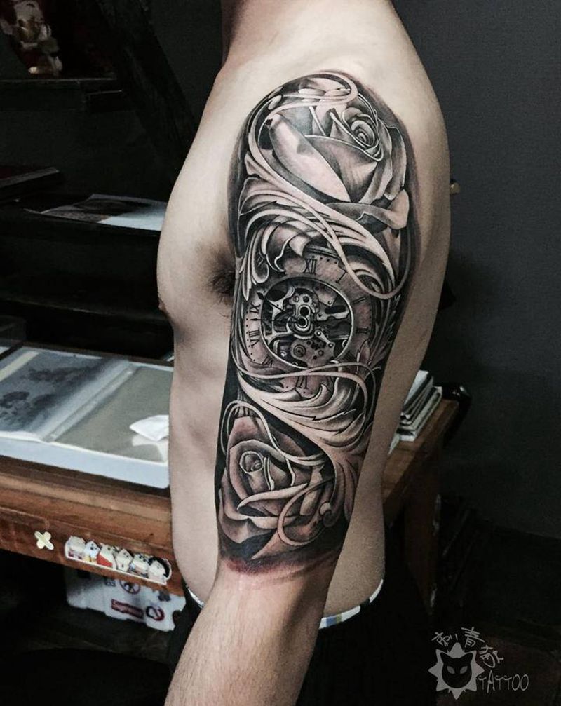 玫瑰钟表纹身图片_手臂手部欧美写实New School玫瑰钟表纹身图案