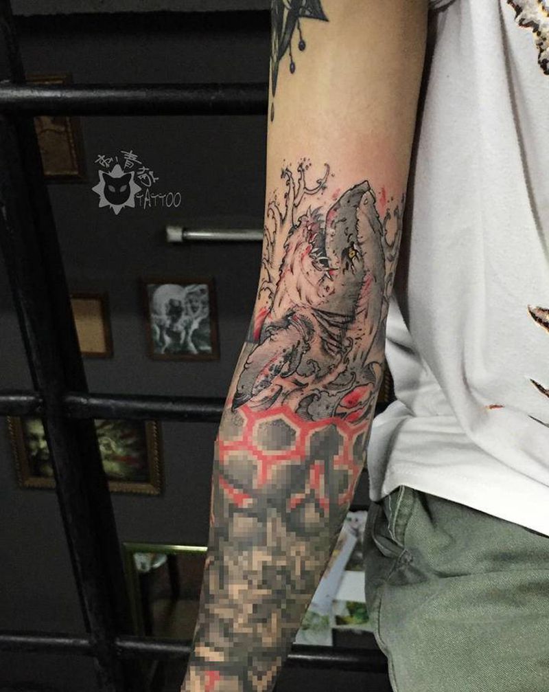 鲨鱼纹身图片_手部手臂New School水彩鲨鱼纹身图案