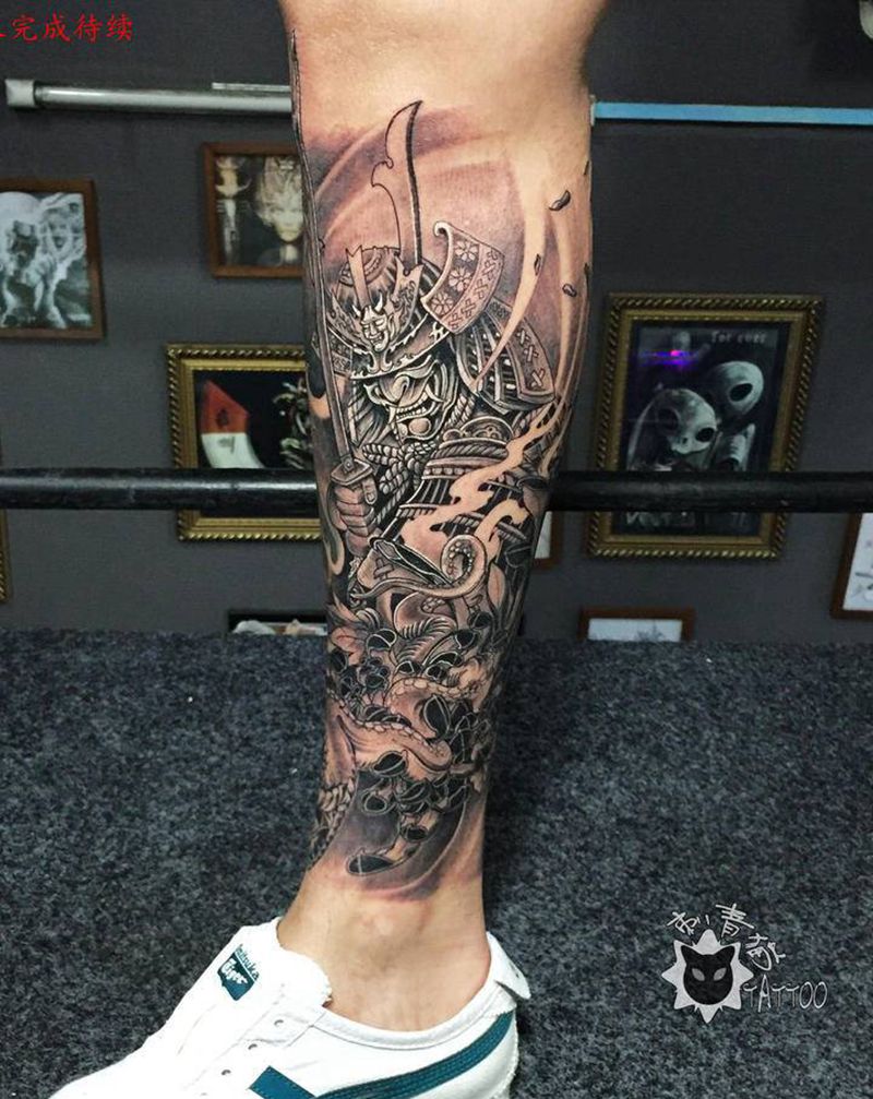 鬼武士.未完待续纹身图片_腿部脚部老传统新传统鬼武士蛇菊花纹身图案