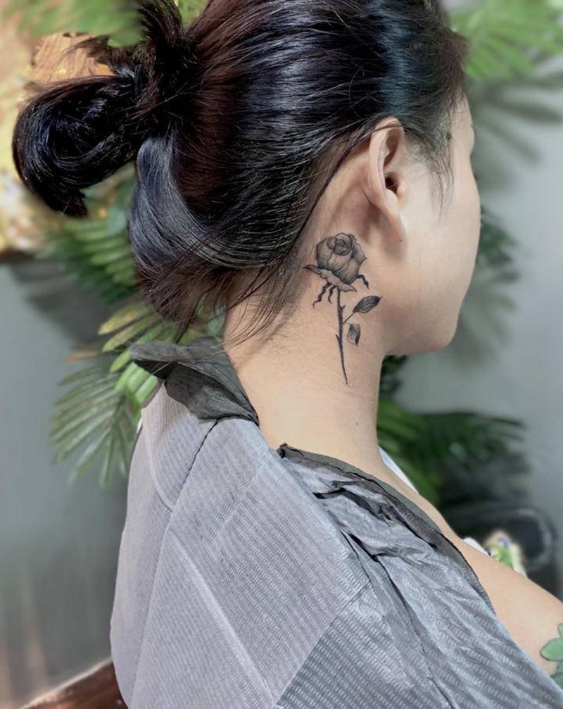 小清新纹身图片_颈部背部纹身图案