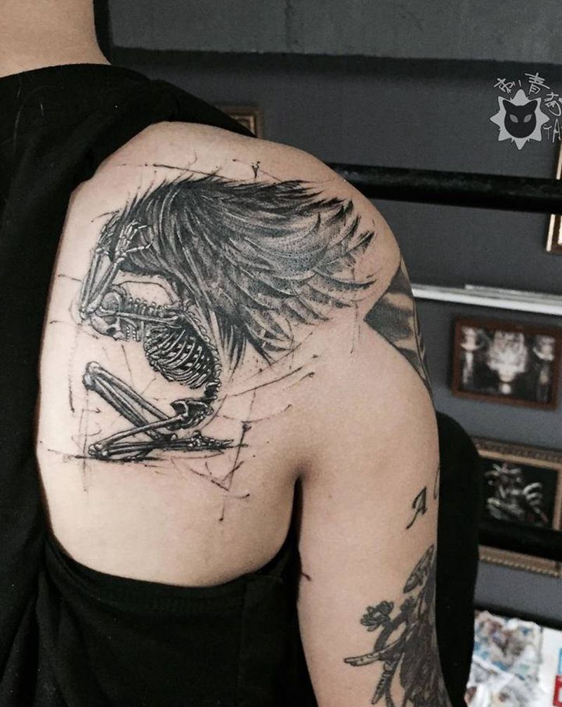 天使纹身图片_肩部背部点刺几何骷髅天使翅膀纹身图案