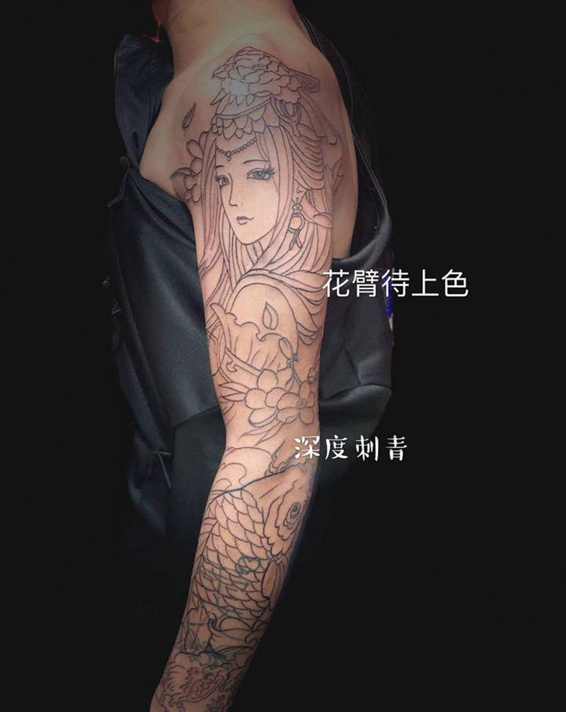 花臂线条纹身图片_手臂新传统纹身图案