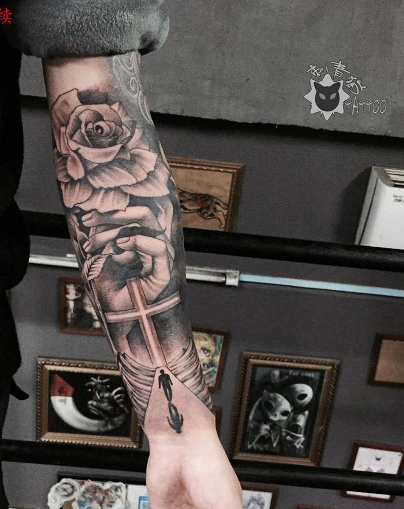 信念.帆船.未完成待续纹身图片_手部手臂欧美写实New School玫瑰帆船风景纹身图案