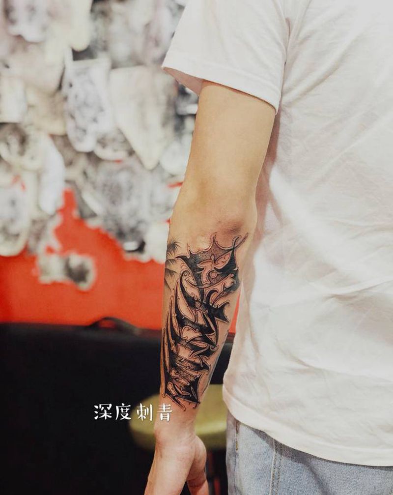 花体纹身图片_手臂花体字纹身图案
