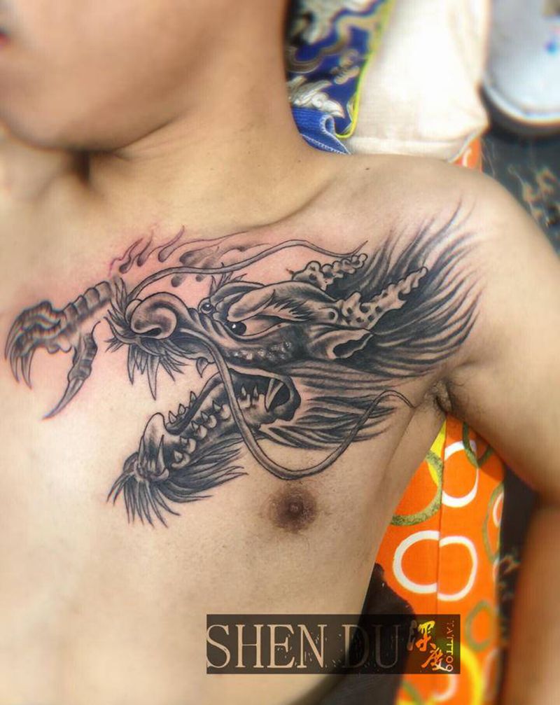 龙头纹身图片_胸部老传统纹身图案