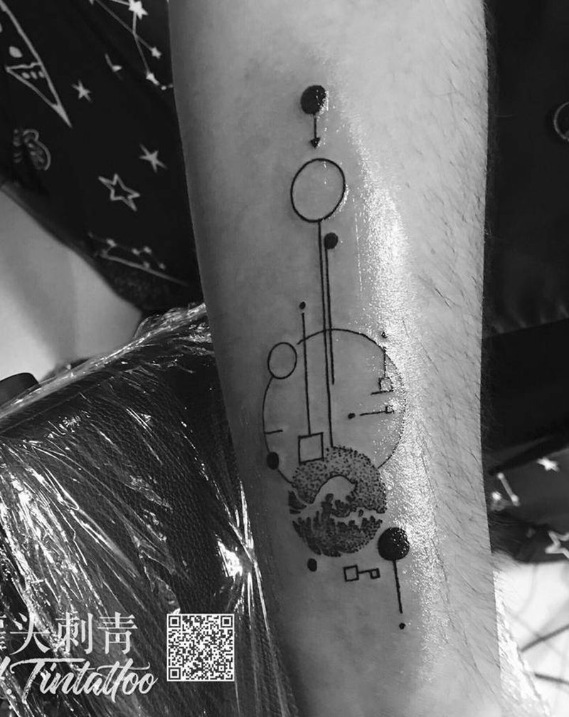 客人自带纹身图片_手臂点刺纹身图案