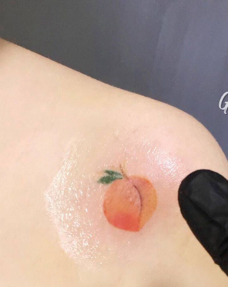 客人自带纹身图片_肩部New School纹身图案