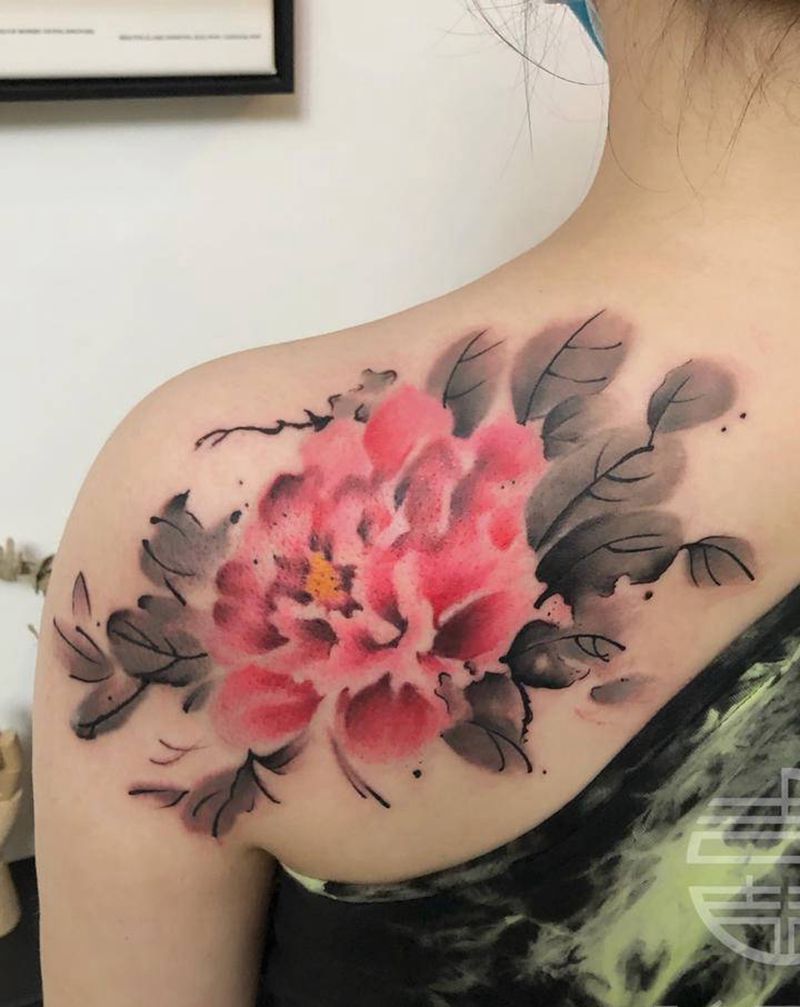 水墨牡丹纹身图片_肩部水墨纹身图案