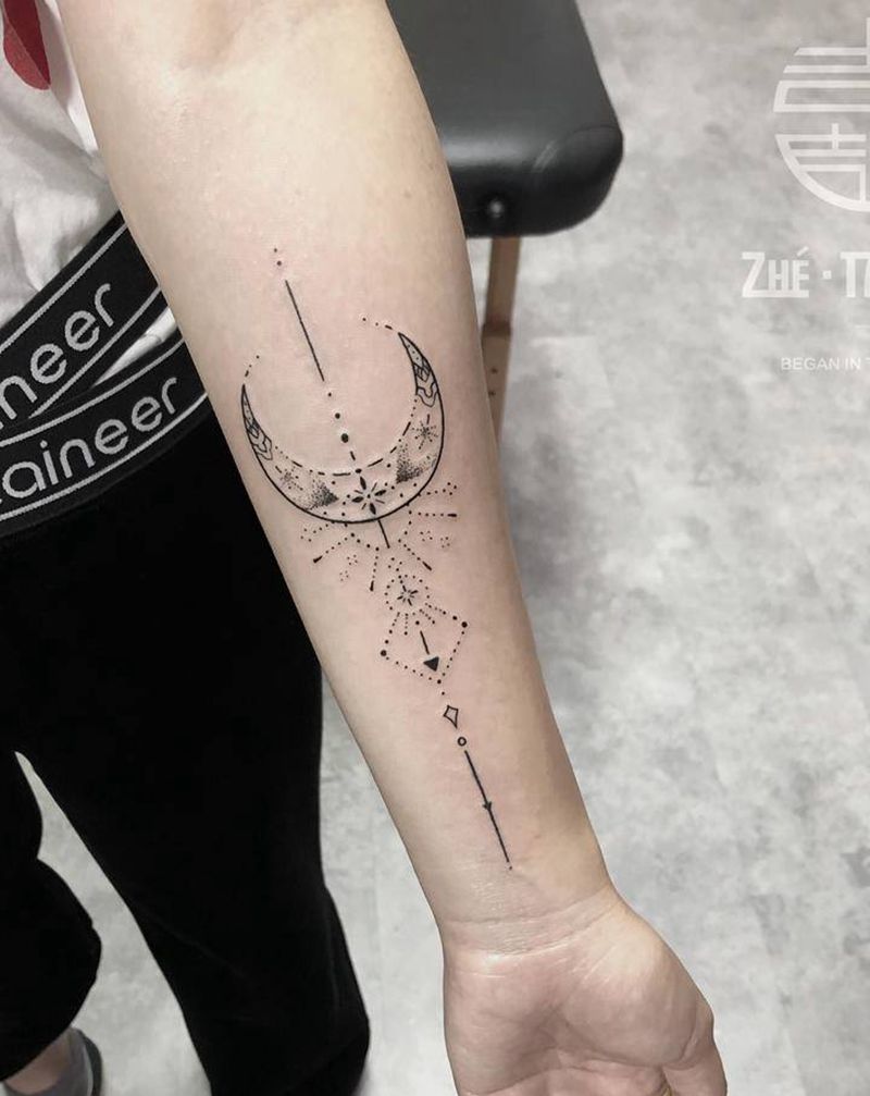 线条月亮纹身图片_手部纹身图案