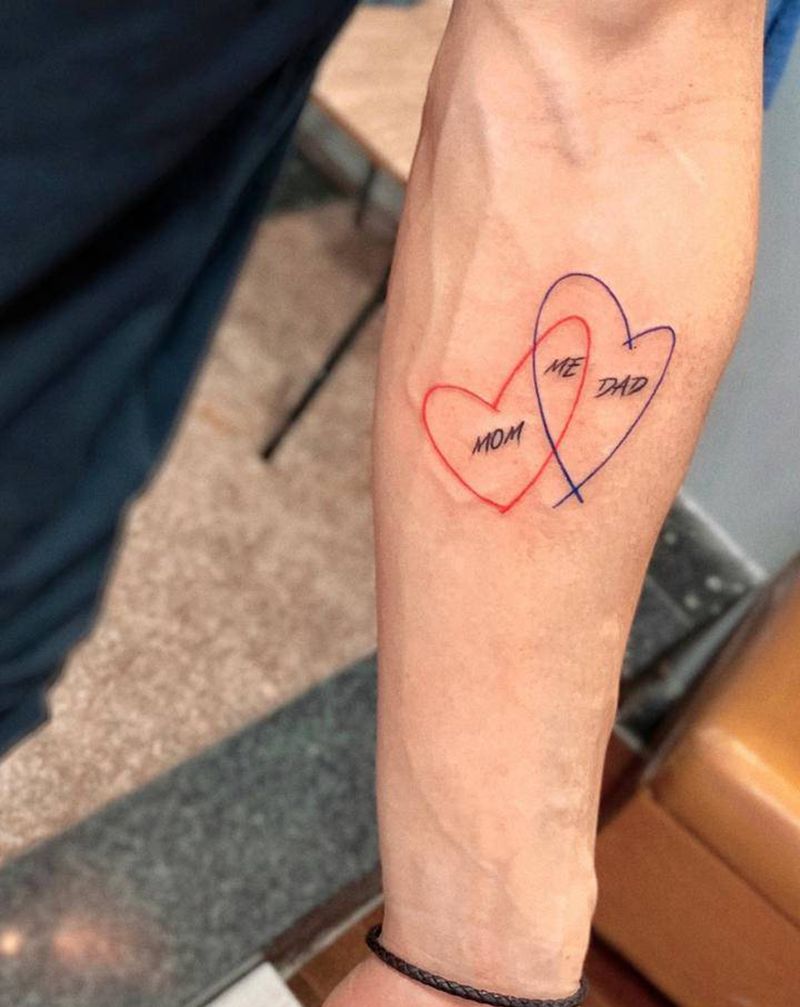 两枚小作纹身图片_手臂手部纹身图案