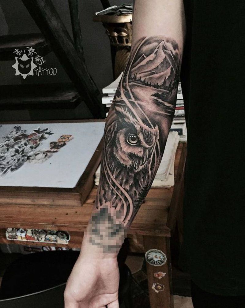 猫头鹰纹身图片_手部手臂欧美写实New School猫头鹰风景山水纹身图案