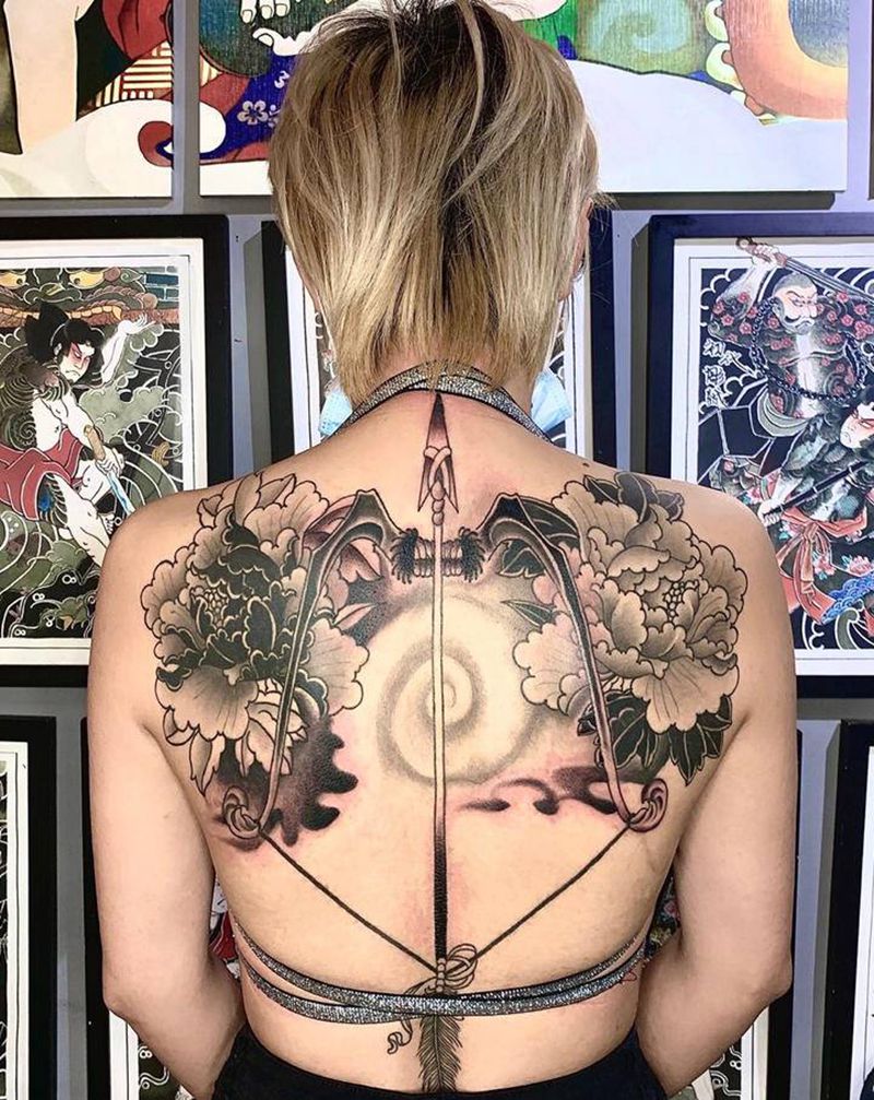 遮盖斑点纹身图片_背部水墨纹身图案