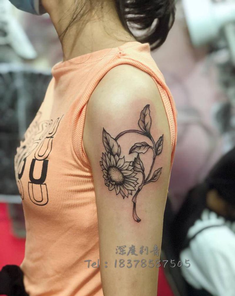 向日葵纹身图片_手部New School纹身图案