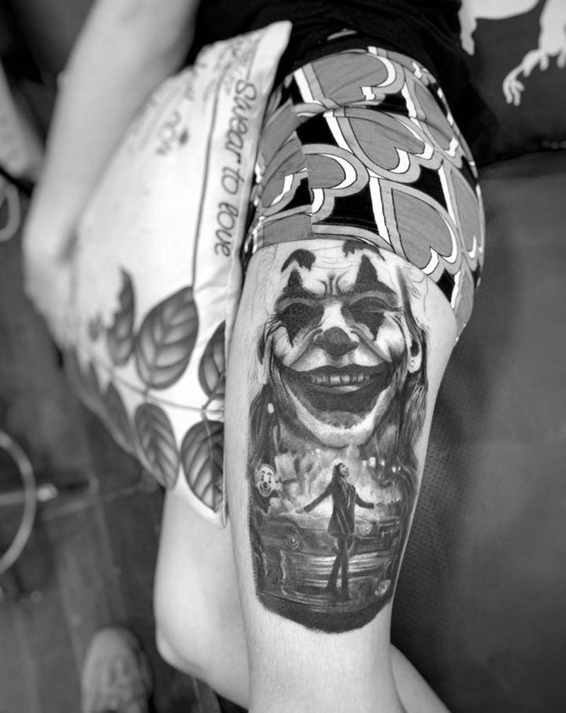 小丑纹身图片_腿部欧美写实纹身图案