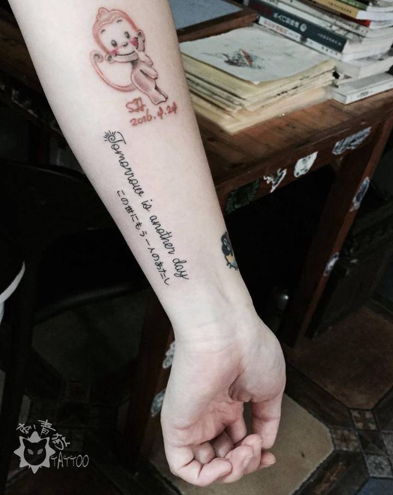 英文字母纹身图片_手部手臂花体字英文字母纹身图案