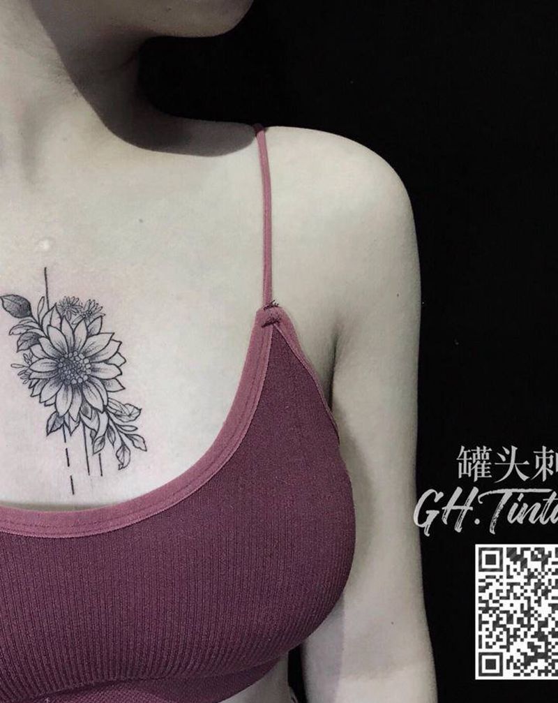 向日葵纹身图片_胸部点刺纹身图案