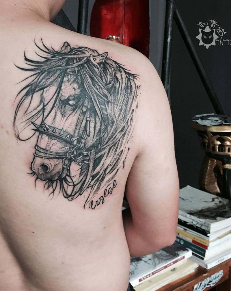 马纹身图片_肩部背部点刺马头战马点线纹身图案