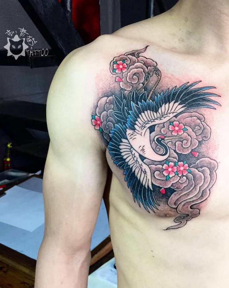 鹤纹身图片_胸部点刺新传统鹤吉祥纹身图案