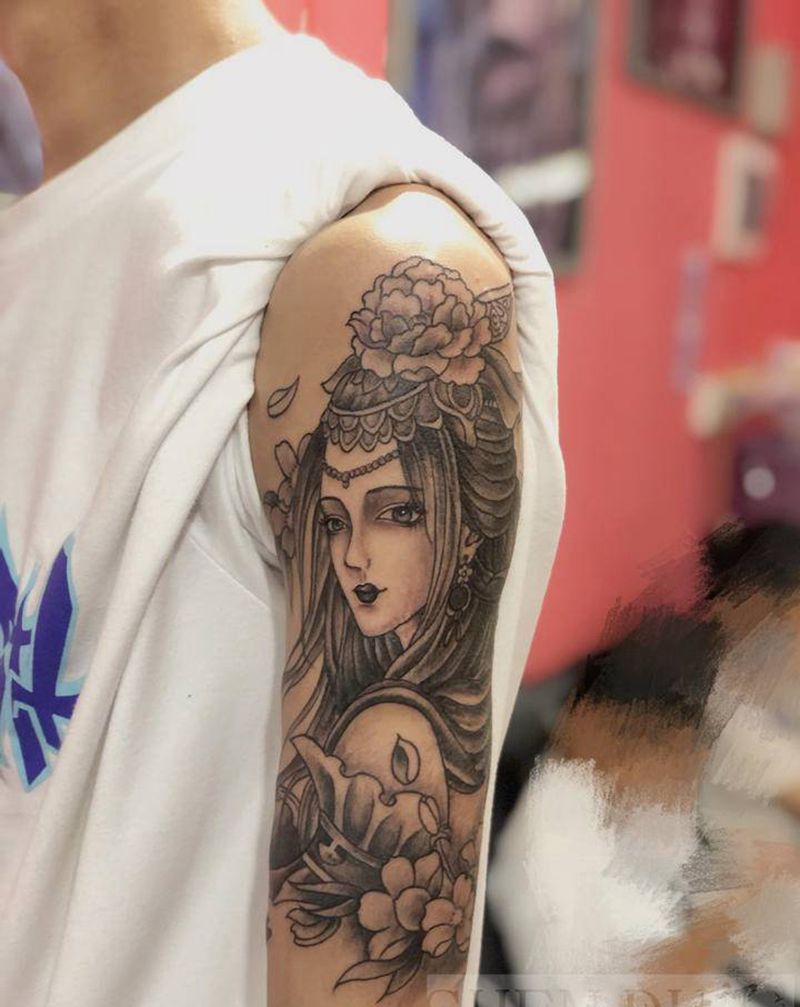 美人图纹身图片_手部手臂纹身图案