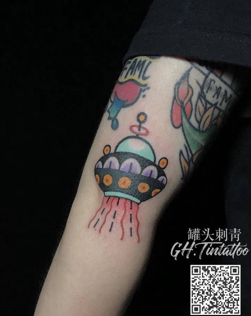 客人自带纹身图片_手臂Old School纹身图案